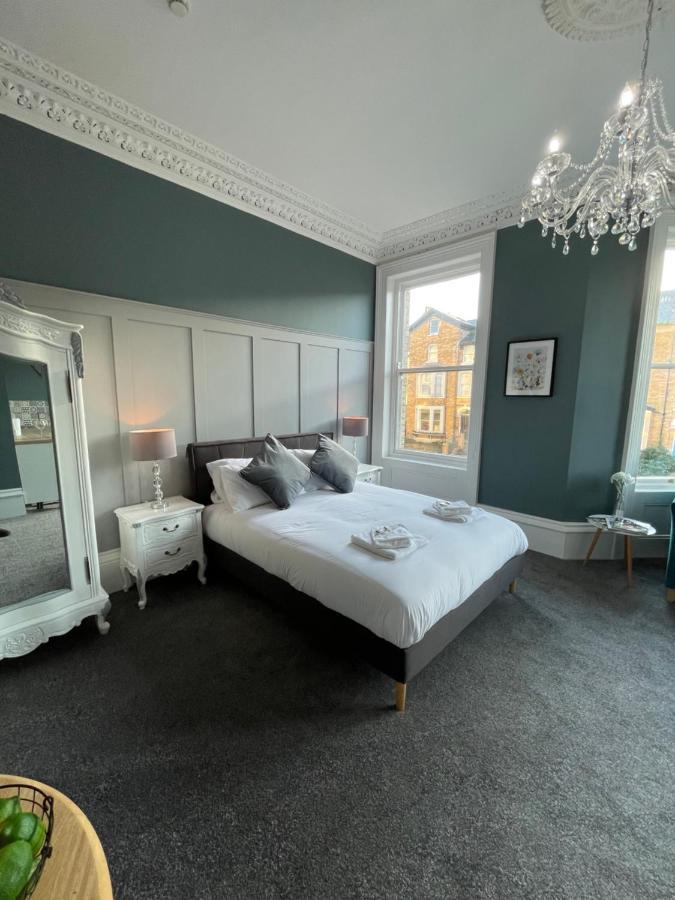 Westbourne Apartment *